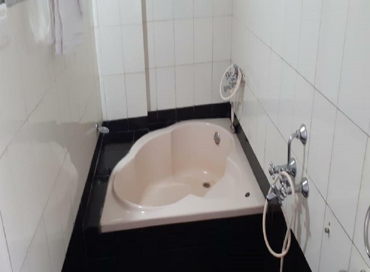 The Zara Residency Hotel Shillong Bagian luar foto