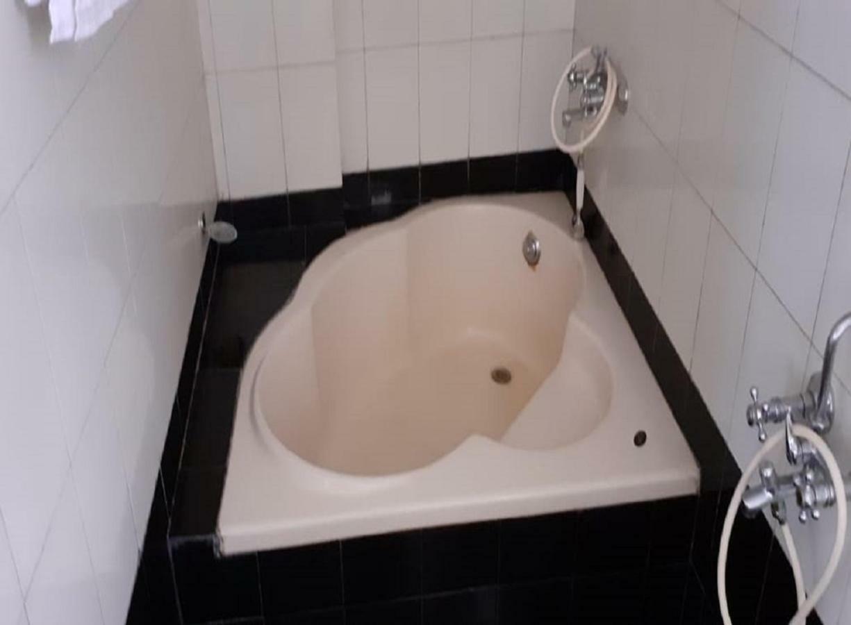The Zara Residency Hotel Shillong Bagian luar foto