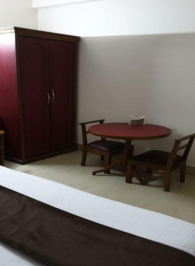 The Zara Residency Hotel Shillong Bagian luar foto
