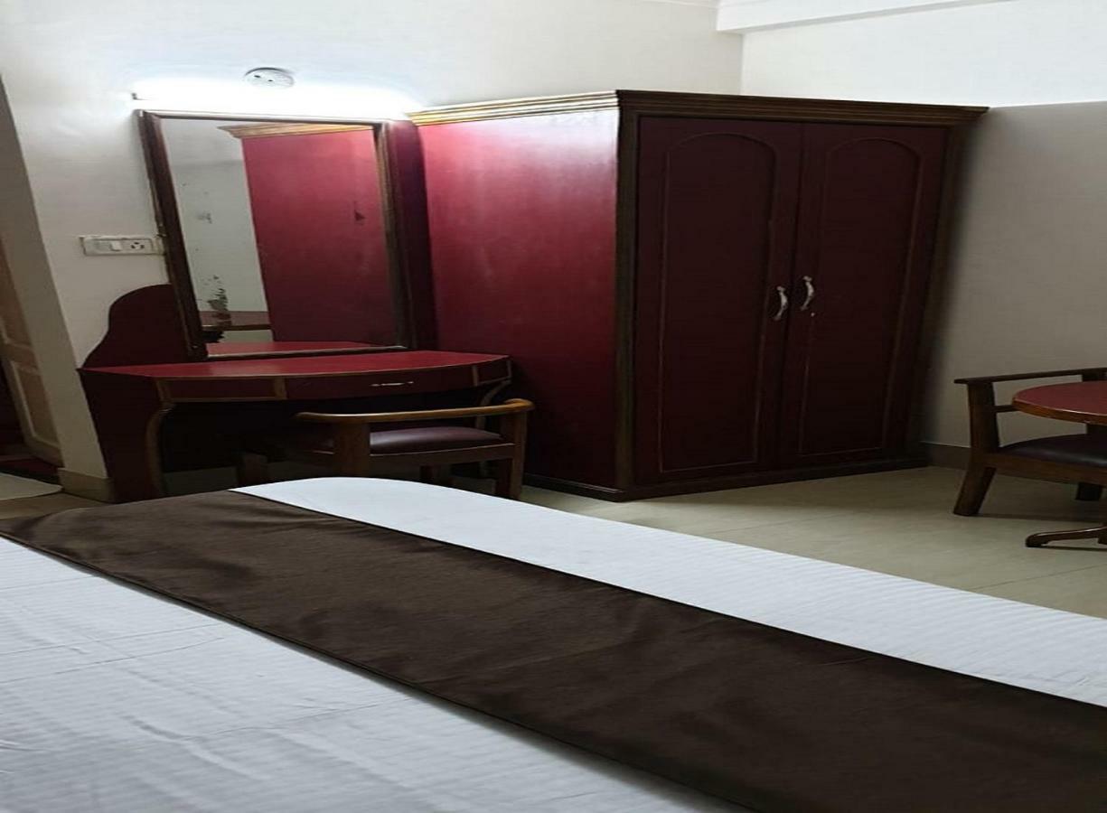 The Zara Residency Hotel Shillong Bagian luar foto